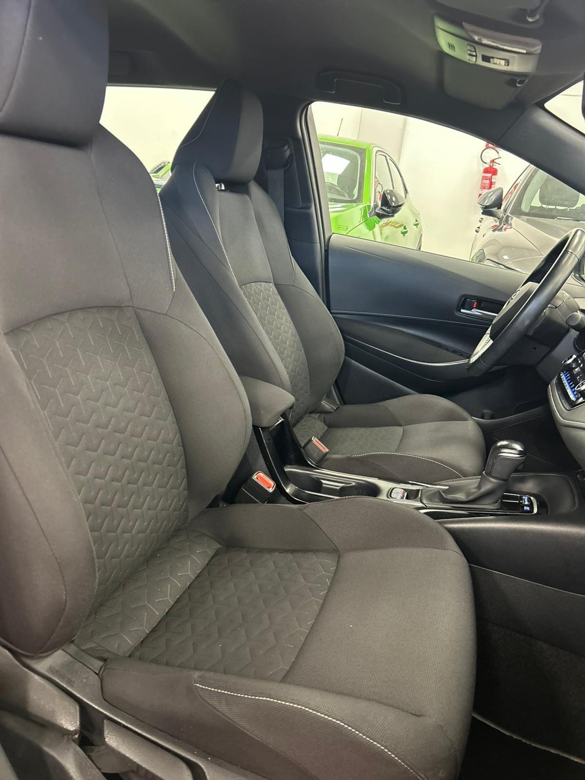 Toyota Corolla Touring Sports 1.8 Hybrid Business