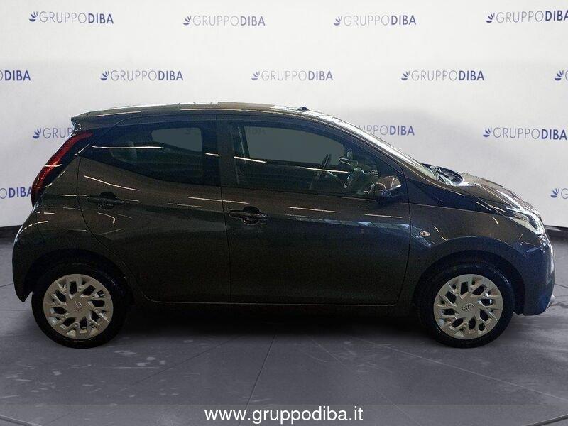 Toyota Aygo II 2018 5p 5p 1.0 x-play 72cv