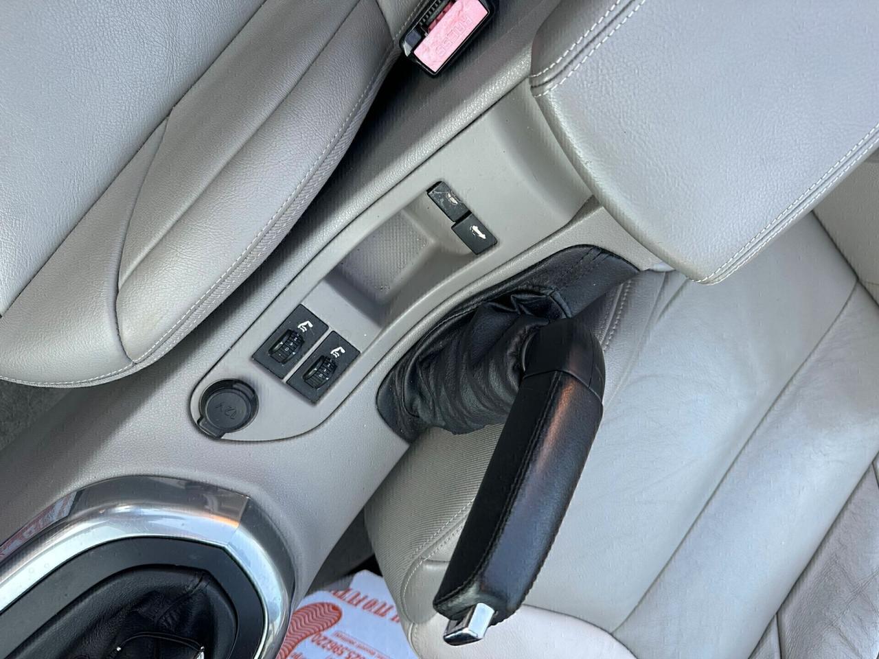 Peugeot 308 1.6 THP 150CV CC Féline