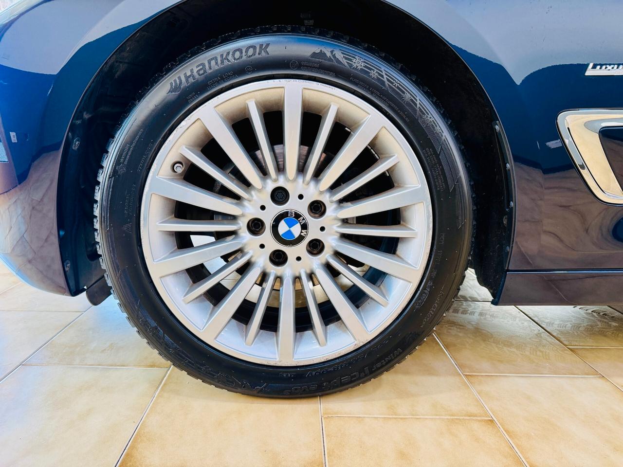 BMW 318d GT Luxury - LED / Navi