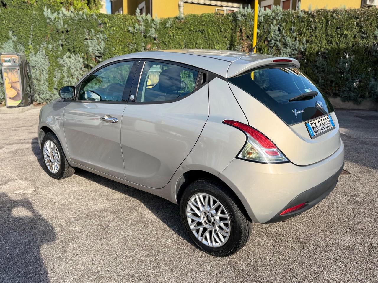 Lancia Ypsilon 900 neopatentati pronto uso garanzia