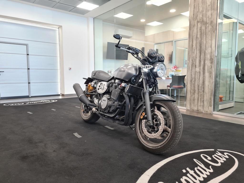 YAMAHA XJR 1300