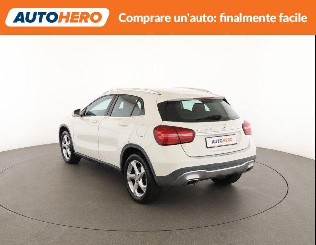 MERCEDES-BENZ GLA 200 d Automatic Sport
