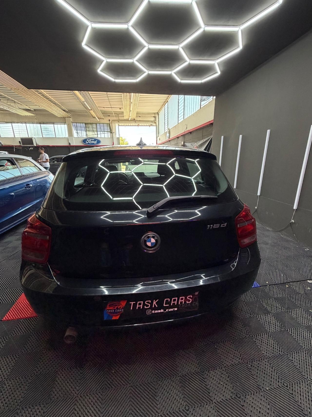 Bmw 118 118d 5p. Urban