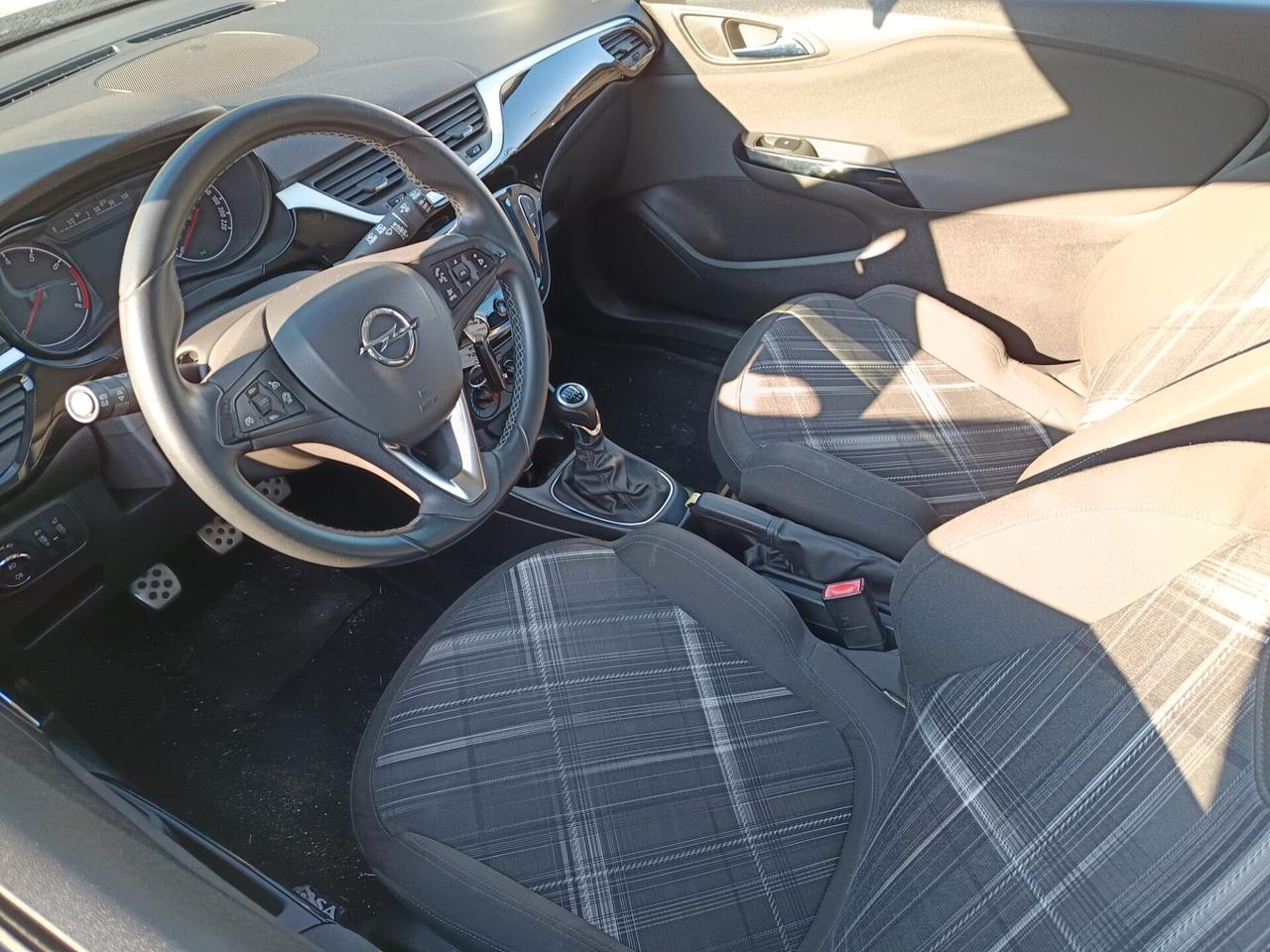 Opel Corsa 1.4 90CV Coupé Cosmo opc Tua a 144€/Mese