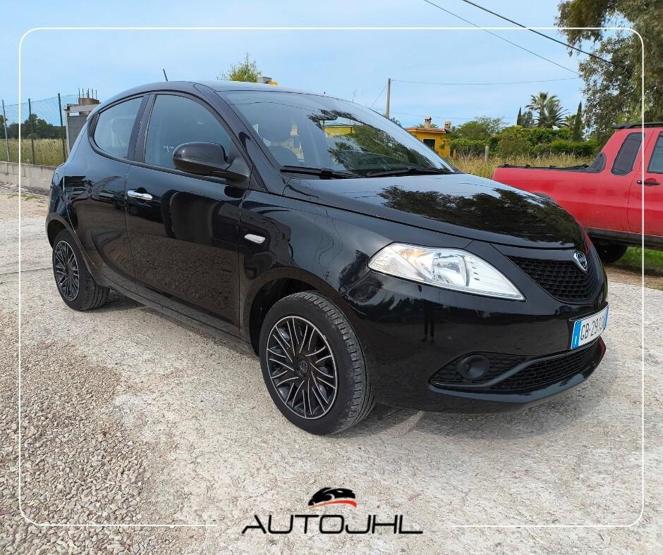 Lancia Ypsilon 1.2 69 CV 5 porte S&S Gold