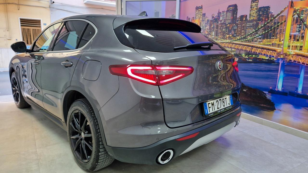 Alfa Romeo Stelvio 2.2 Turbodiesel 210 CV AT8 Q4 Executive