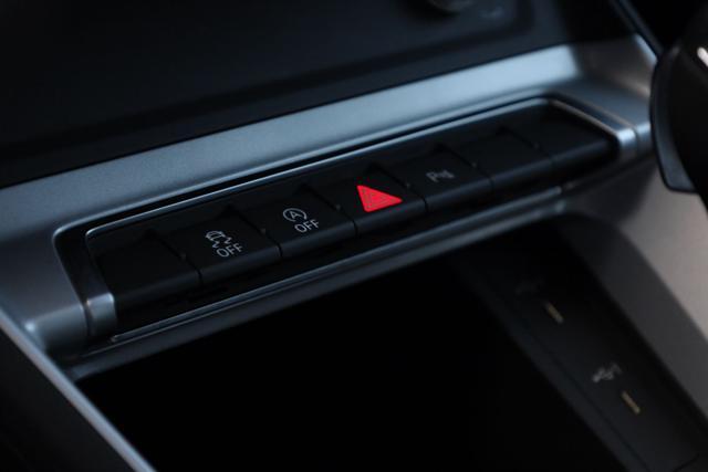 AUDI Q3 35 TDI S tronic Business Advanced