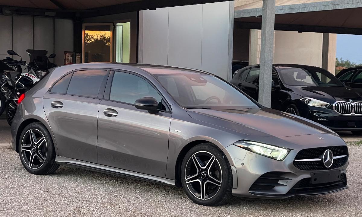 MERCEDES Classe A 180 d Automatic Premium Edition
