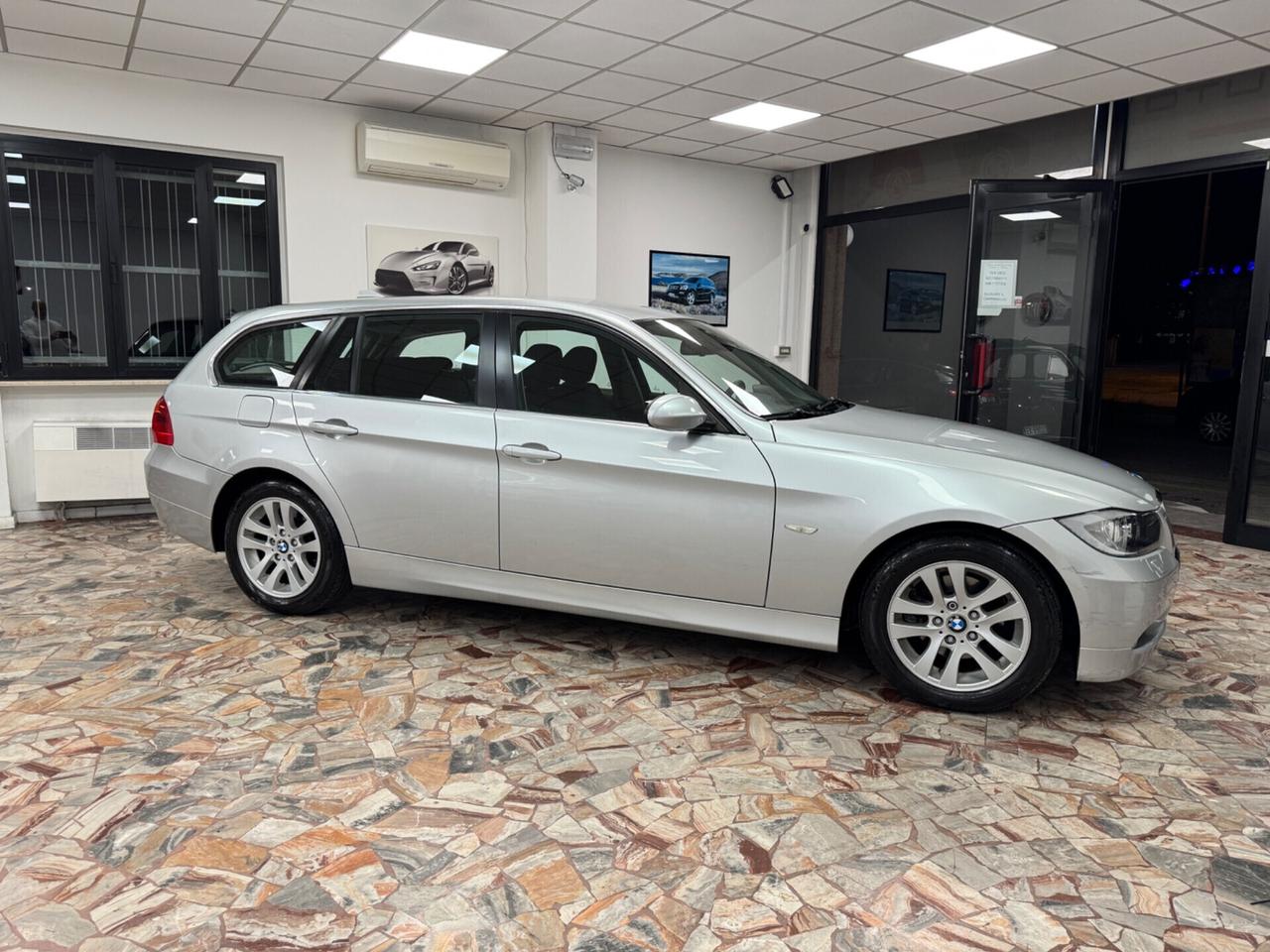 Bmw 325 325i cat Touring Attiva