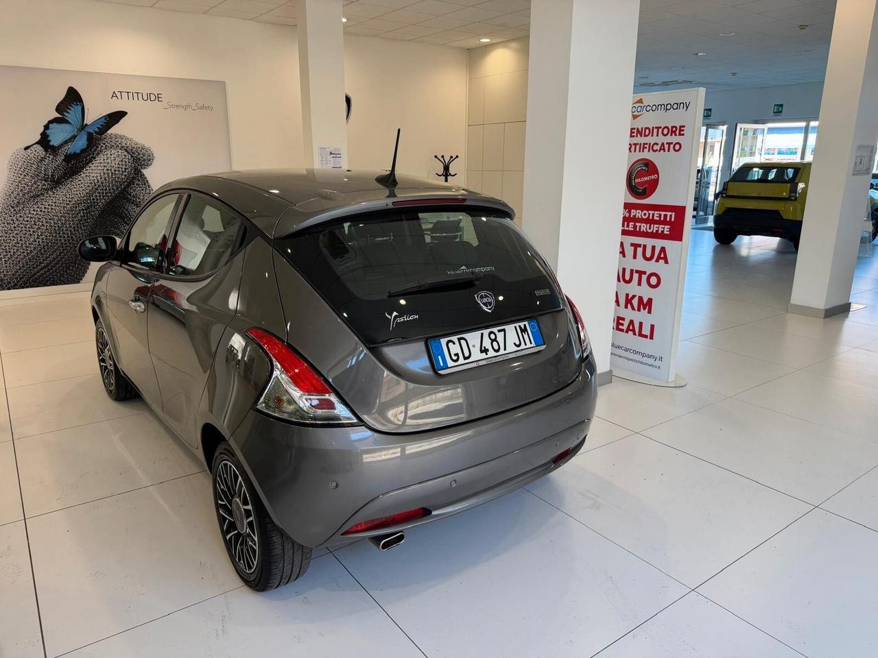 Lancia Ypsilon 1.0 FireFly 5 porte S&S Hybrid Ecochic Gold