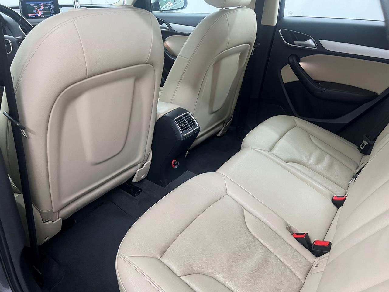 AUDI Q3 I 2015 Q3 2.0 tdi Business 120cv