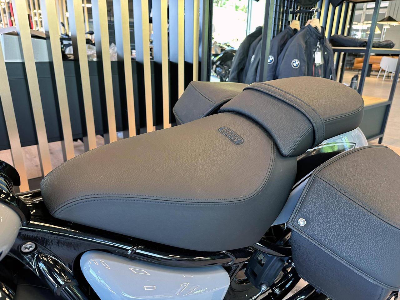 BMW R 18 Classic Blacked Out