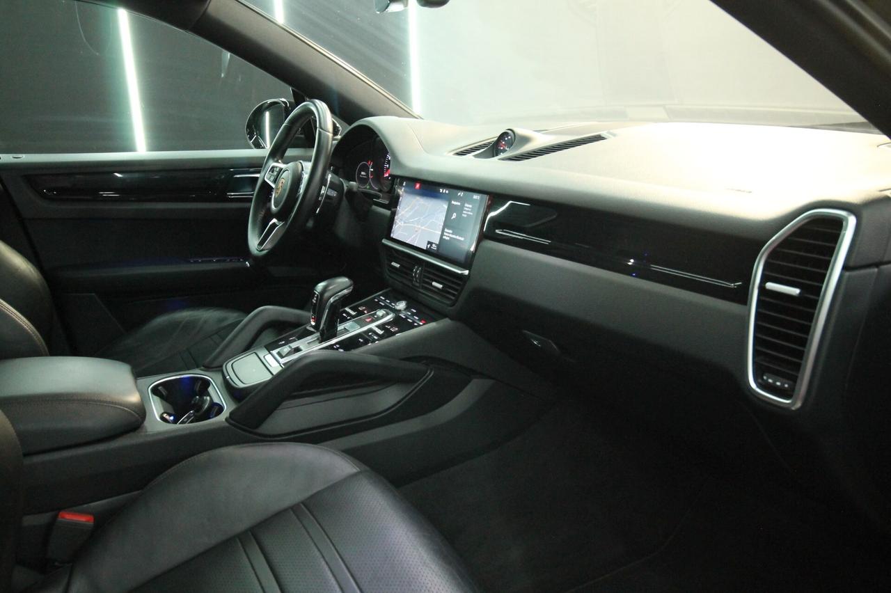 PORSCHE CAYENNE COUPÉ 3.0 V6