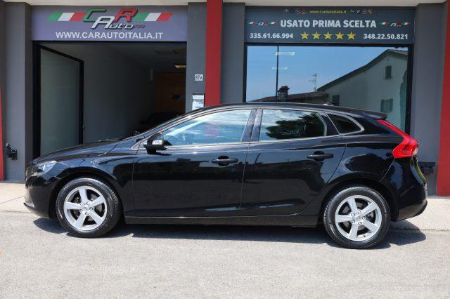 VOLVO V40 D2 2.0d UniPropietario Tagliandata per NEOPATENTAT