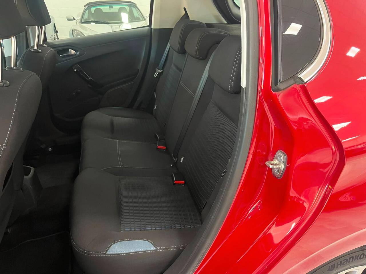 Peugeot 208 5p 1.6 e-hdi