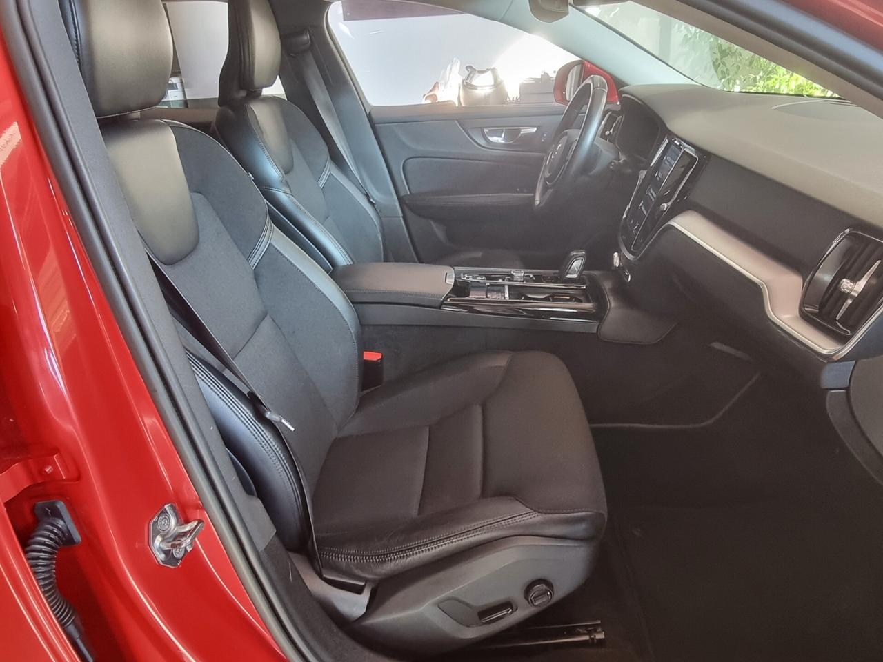 Volvo V60 T6 Twin Engine AWD Geartronic Business Plus