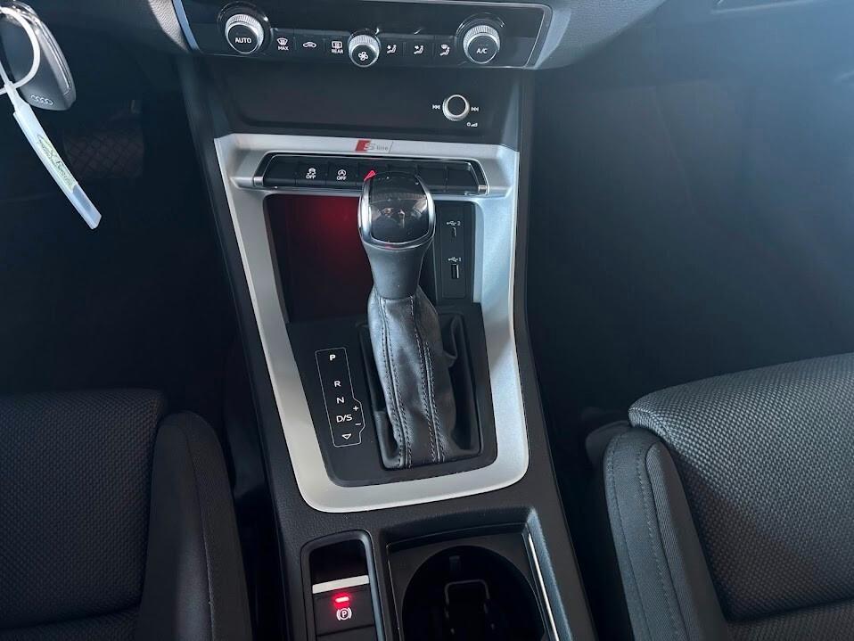 Audi Q3 35 TFSI S tronic 150CV MHEV
