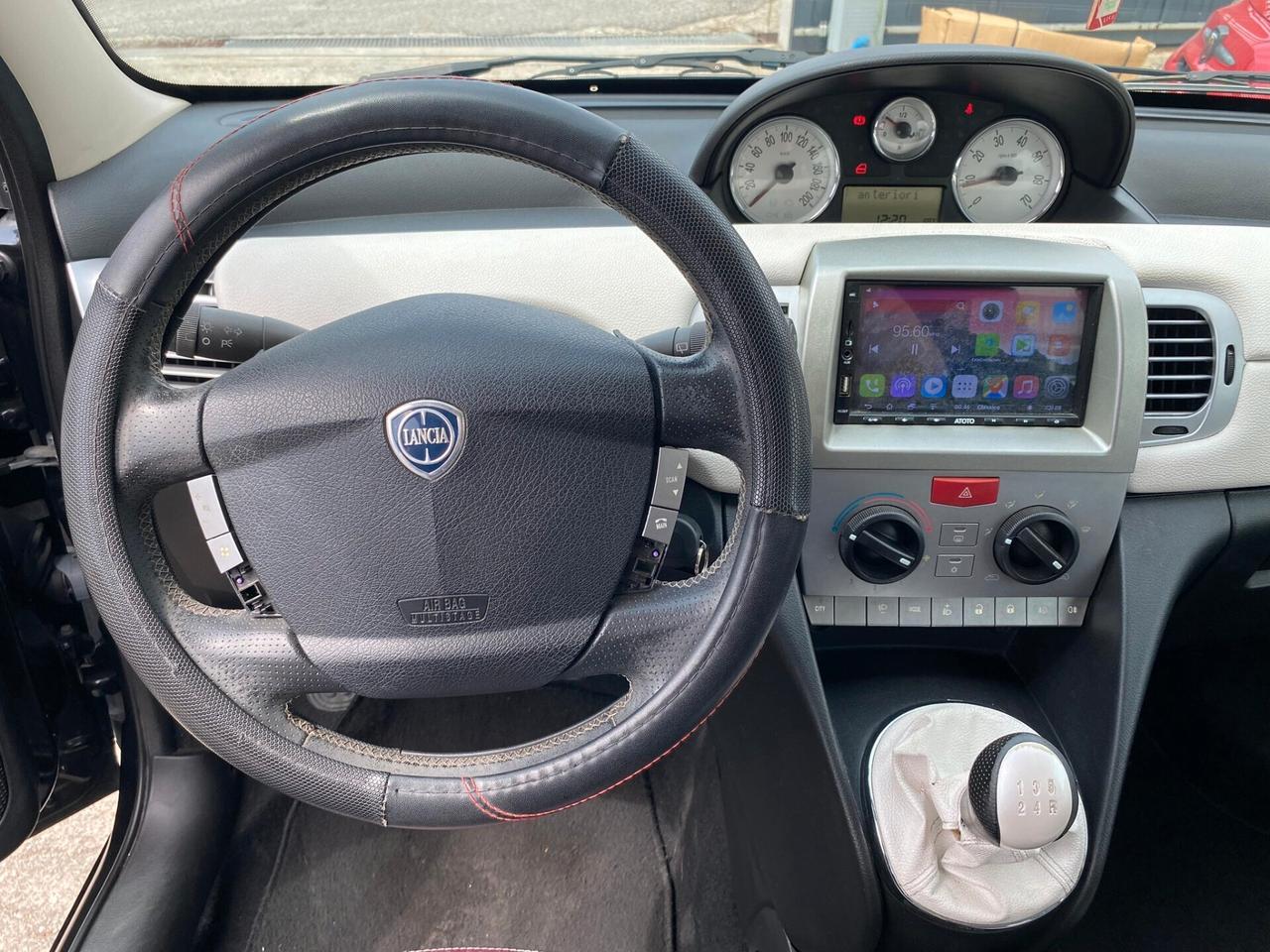 Lancia Ypsilon 1.3 MJT 75 CV Limited Elle