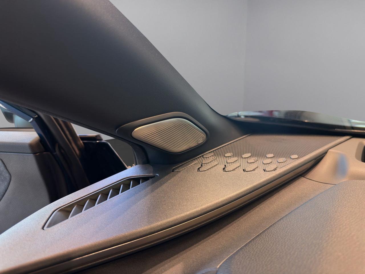 Toyota C-HR 2.0 phev Lounge fwd e-cvt