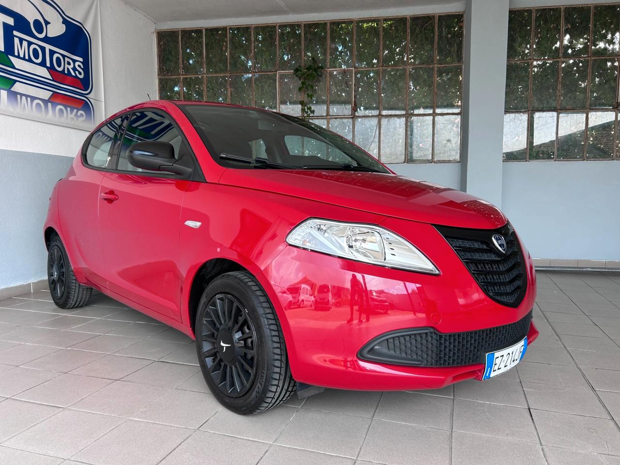 Lancia Ypsilon 1.2 69 CV 5 porte Elefantino