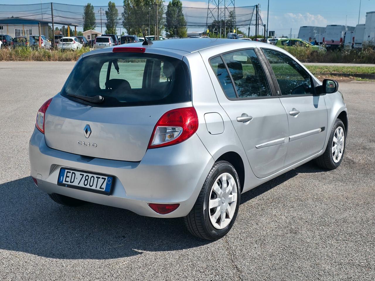 Renault Clio 1.2 benzina 2010 5 porte Luxe