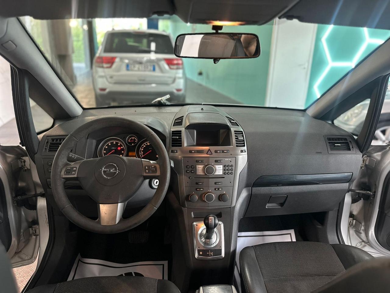 Opel Zafira 1.8 16V VVT Cosmo