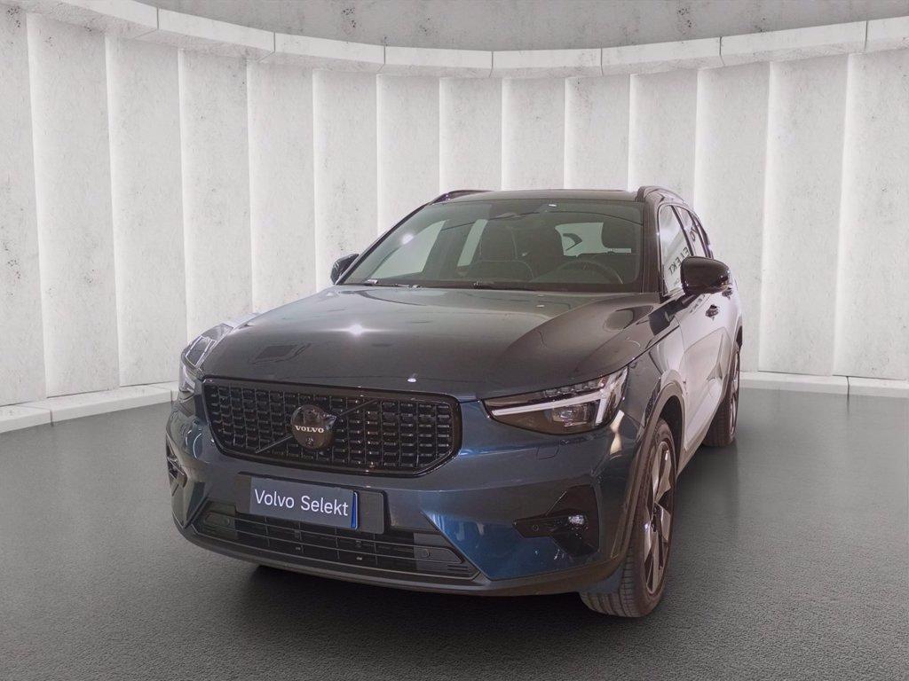 VOLVO XC40 2.0 b3 Ultra Black Edition auto del 2025