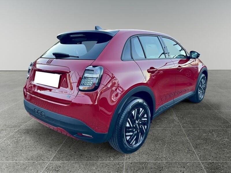 FIAT 600e 54 KWH Red - AZIENDALE