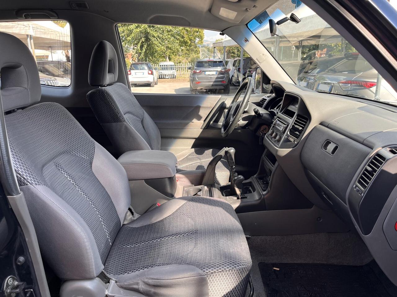 Mitsubishi Pajero 2.5 TDI Fuoristrada 4x4 Diesel Autocarro
