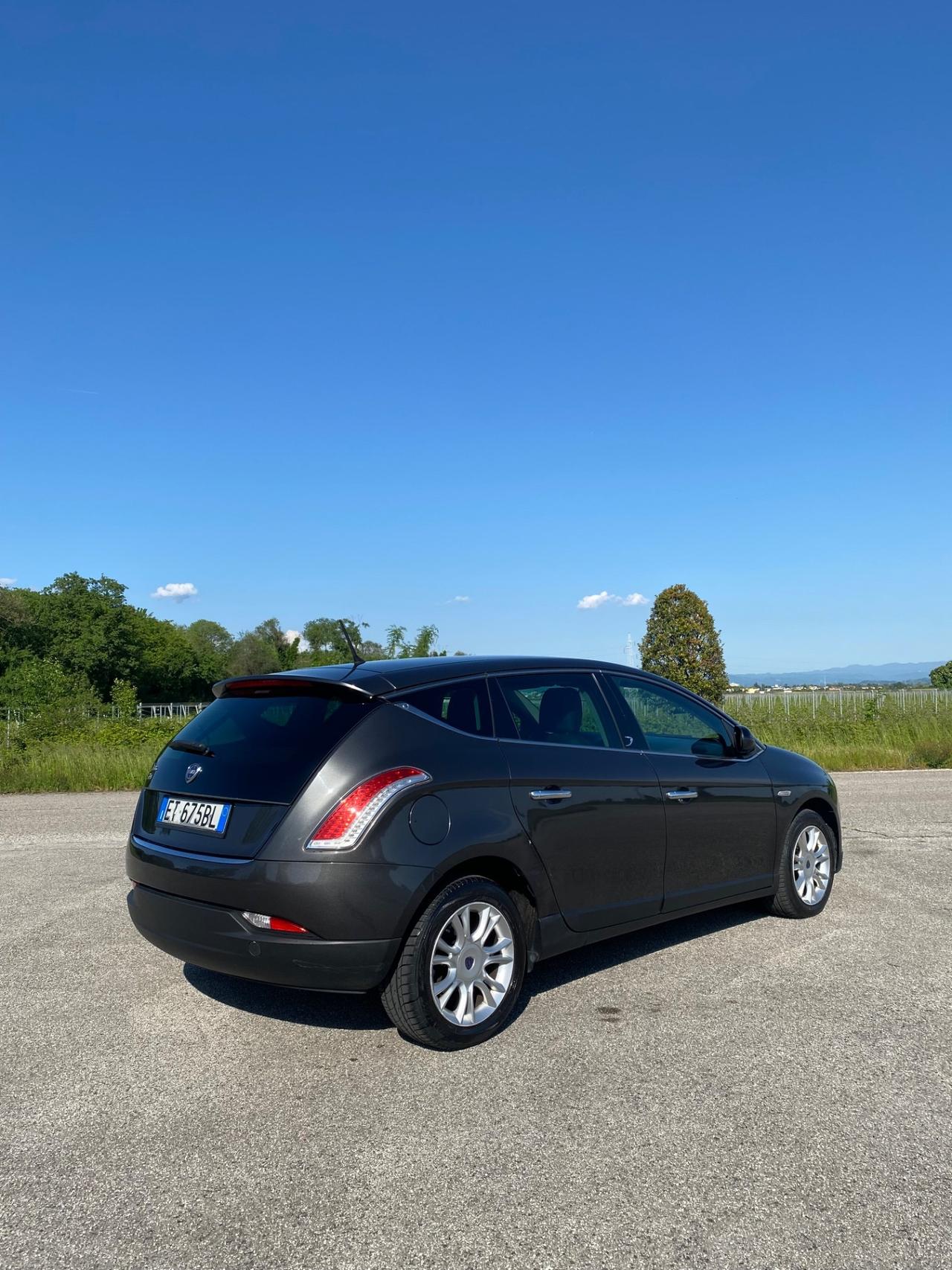 Lancia Delta 1.6 MJT DPF Silver