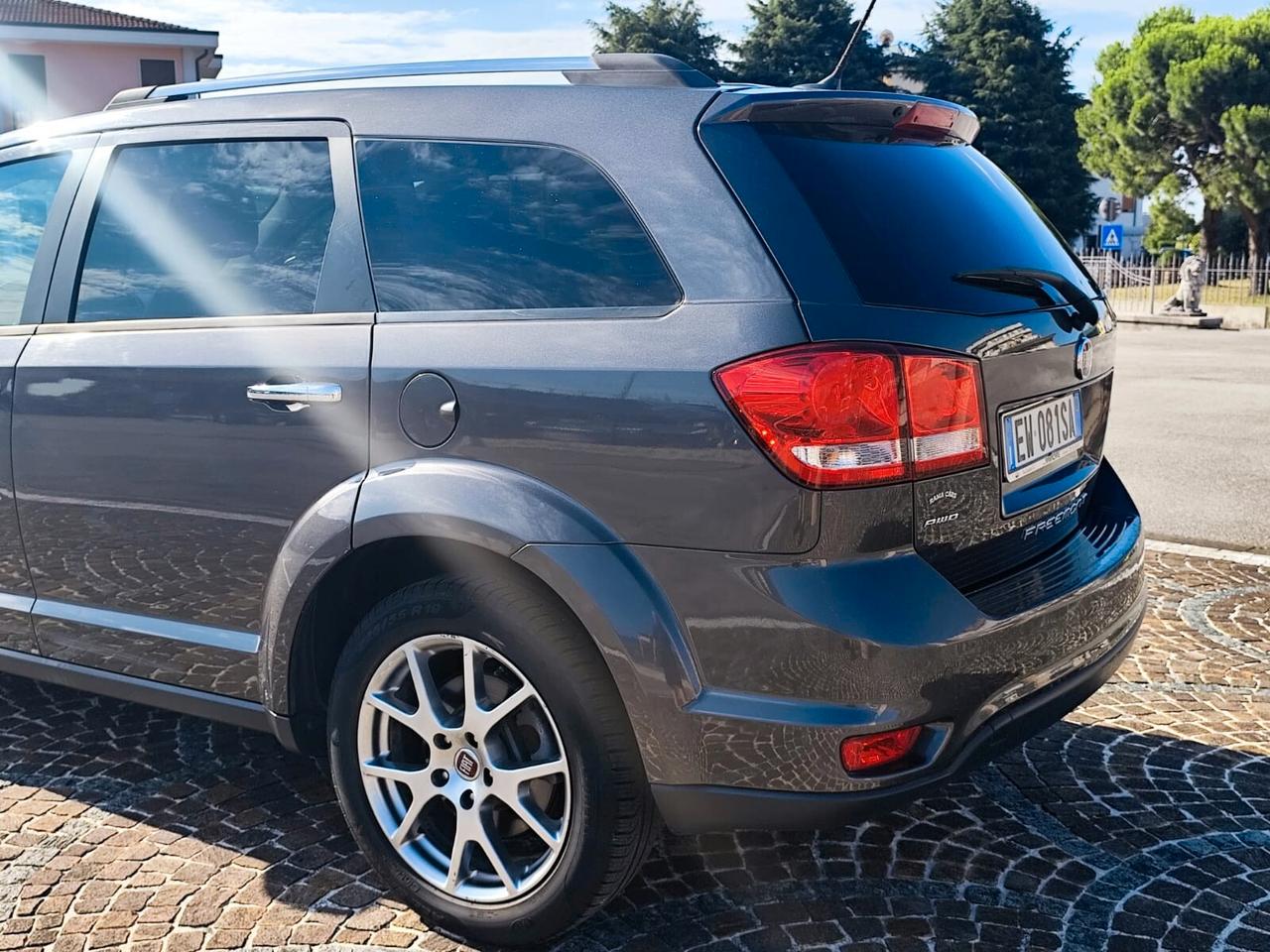 Fiat Freemont 2.0 Mjt 170 CV 4x4 aut. Black Code