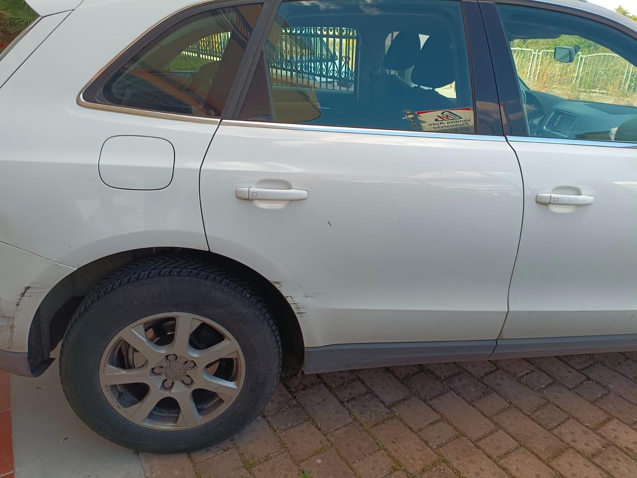 Audi Q5 2.0 TDI 170 CV quattro S tronic (danni a carrozzeria come da foto)