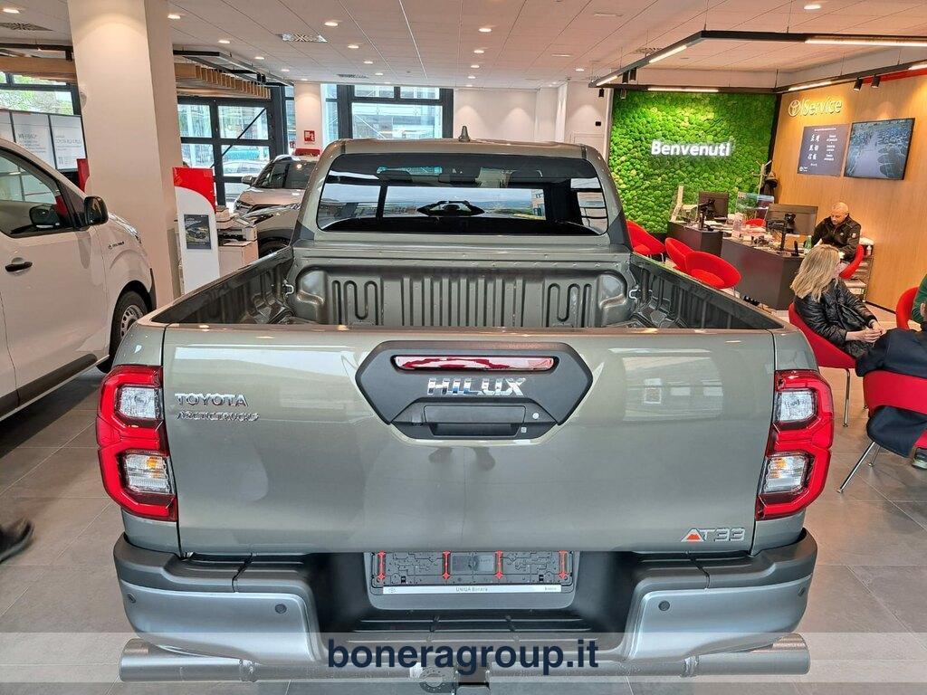 Toyota Hilux Double Cab 2.8 D Invincible 4WD A/T