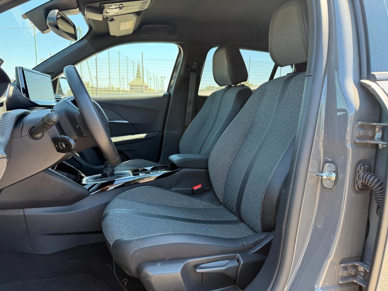Peugeot 2008 PureTech 130 S&S EAT8 Allure