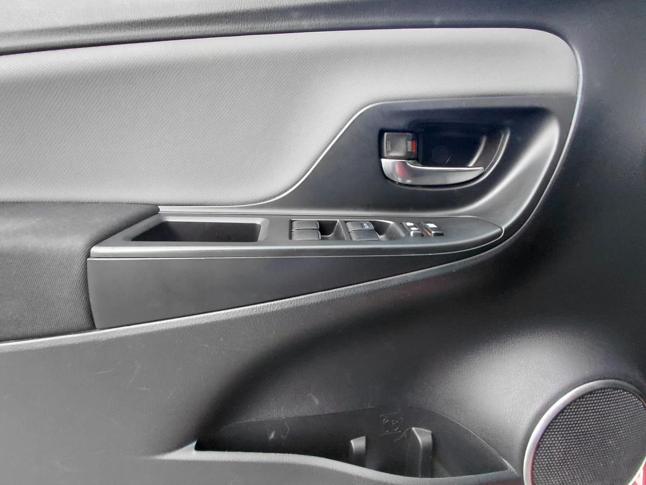 Toyota Yaris Active 1.5 VVT-i HEV #8805