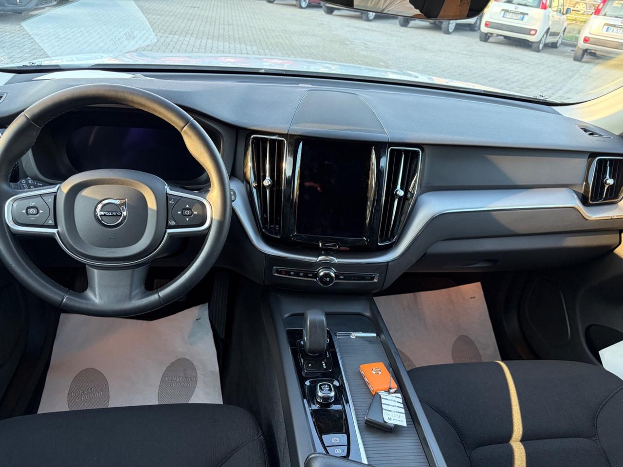 Volvo XC 60 XC60 B4 (d) AWD GEARTRONIC MOMENTUM PRO