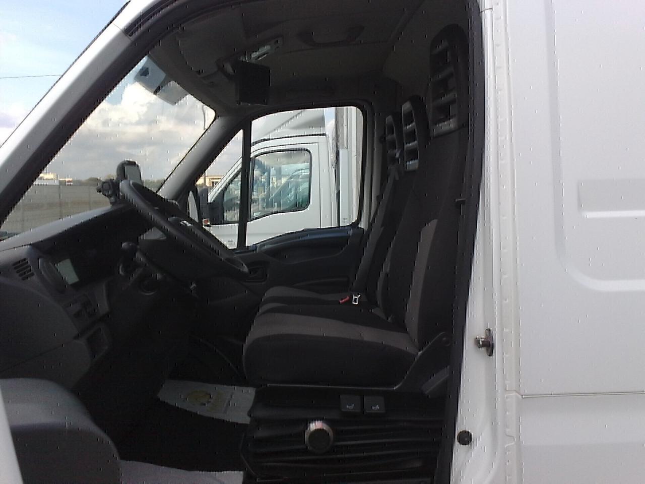 Iveco Daily 35s17 3000cc 170cv Automatico - 2014