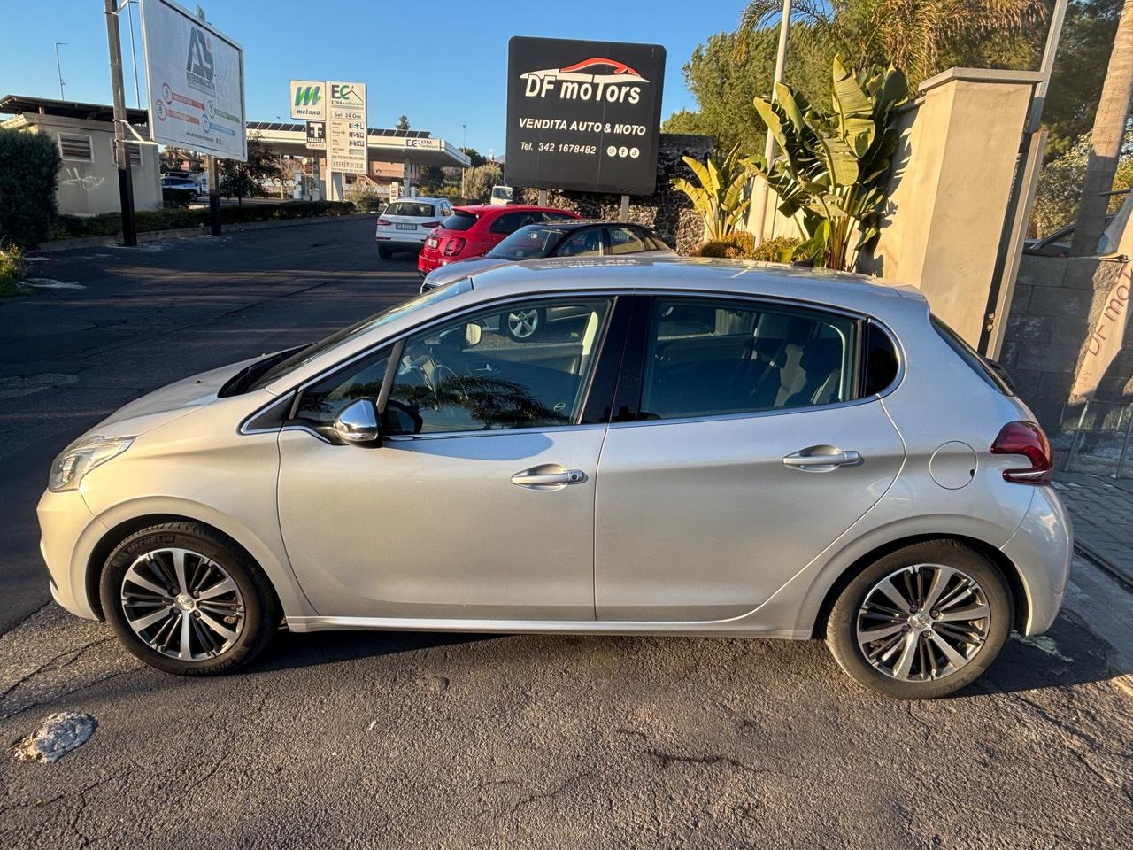 Peugeot 208 PureTech 82 5 porte Allure