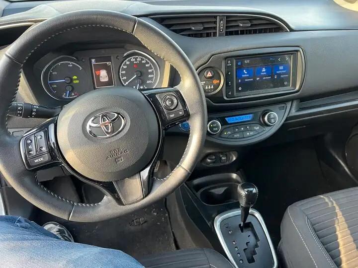 Toyota Yaris III 2017 5p 1.5h Trend Blue Edition my18