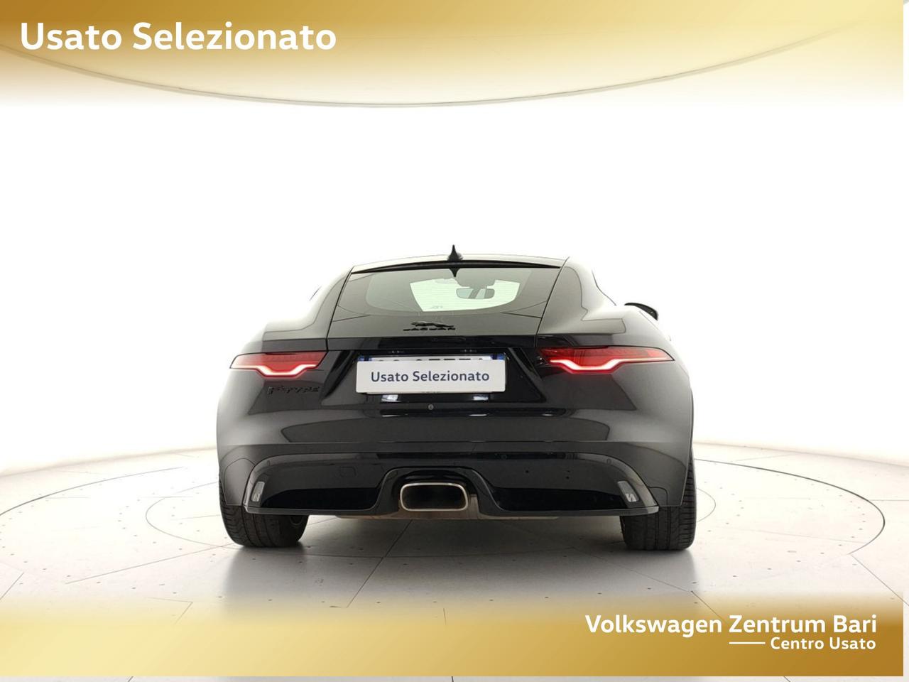 Jaguar F-Type coupe 2.0 i4 r-dynamic rwd 300cv auto