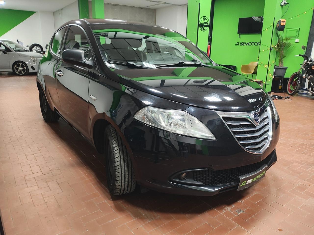 LANCIA YPSILON 1.2 NEOPATENTATI