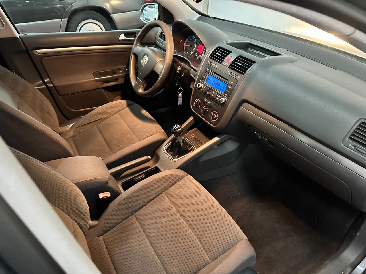 Volkswagen Golf 1.6 FSI 115cv 5p. Comfortline