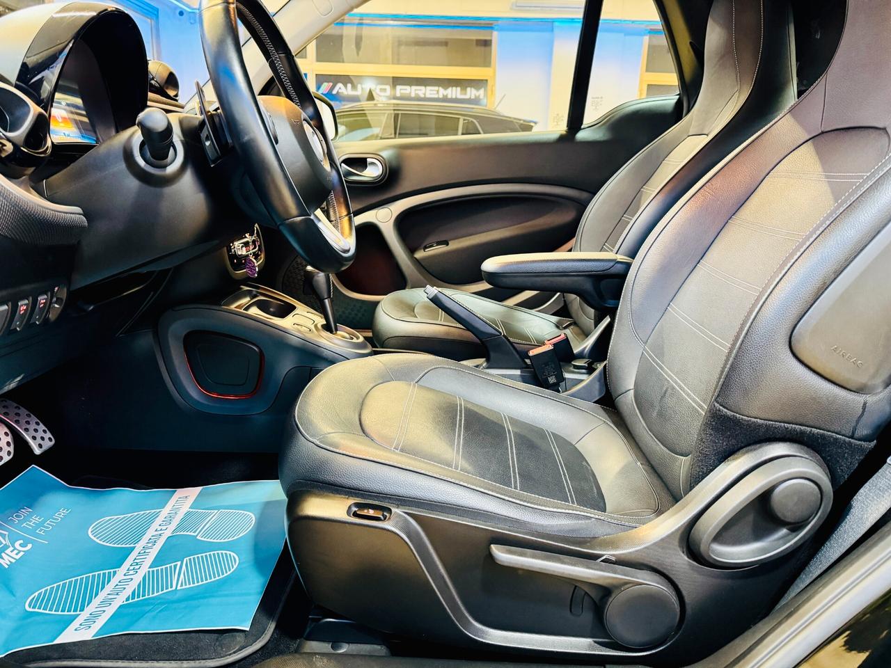 Smart ForTwo 90CV Brabus 0.9 Cabrio Autom / RetroCam Touch