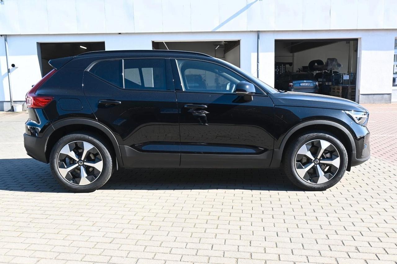 Volvo XC40 B4 automatico Ultra Dark