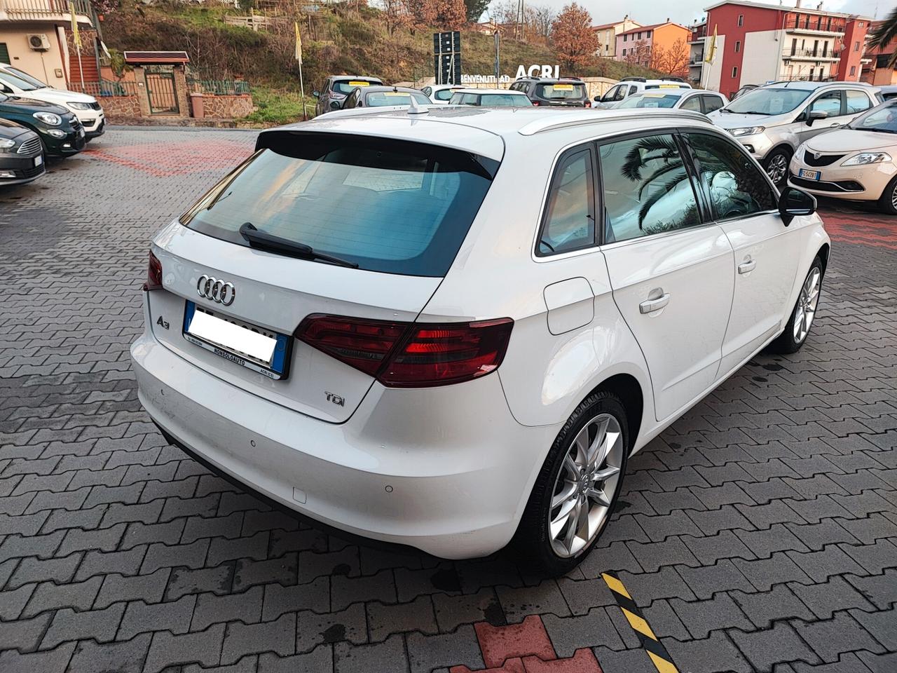Audi A3 1.6 TDI clean diesel Attraction - 2015