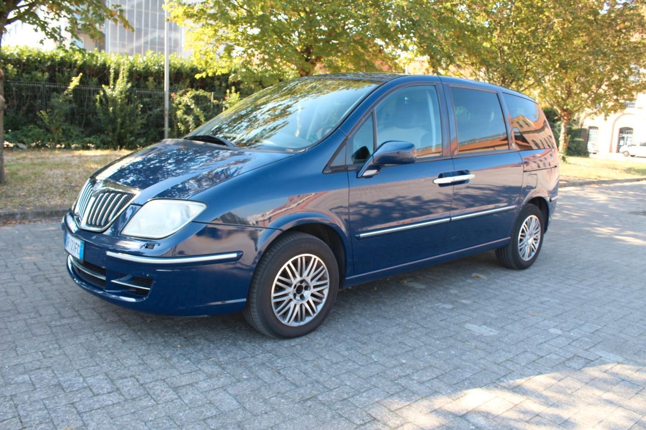 Lancia Phedra 2.0 MJT 136 CV Platino