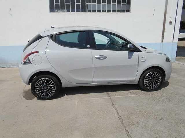 Lancia Ypsilon 1.2 69 cv 5p GPL Ecochic Mya