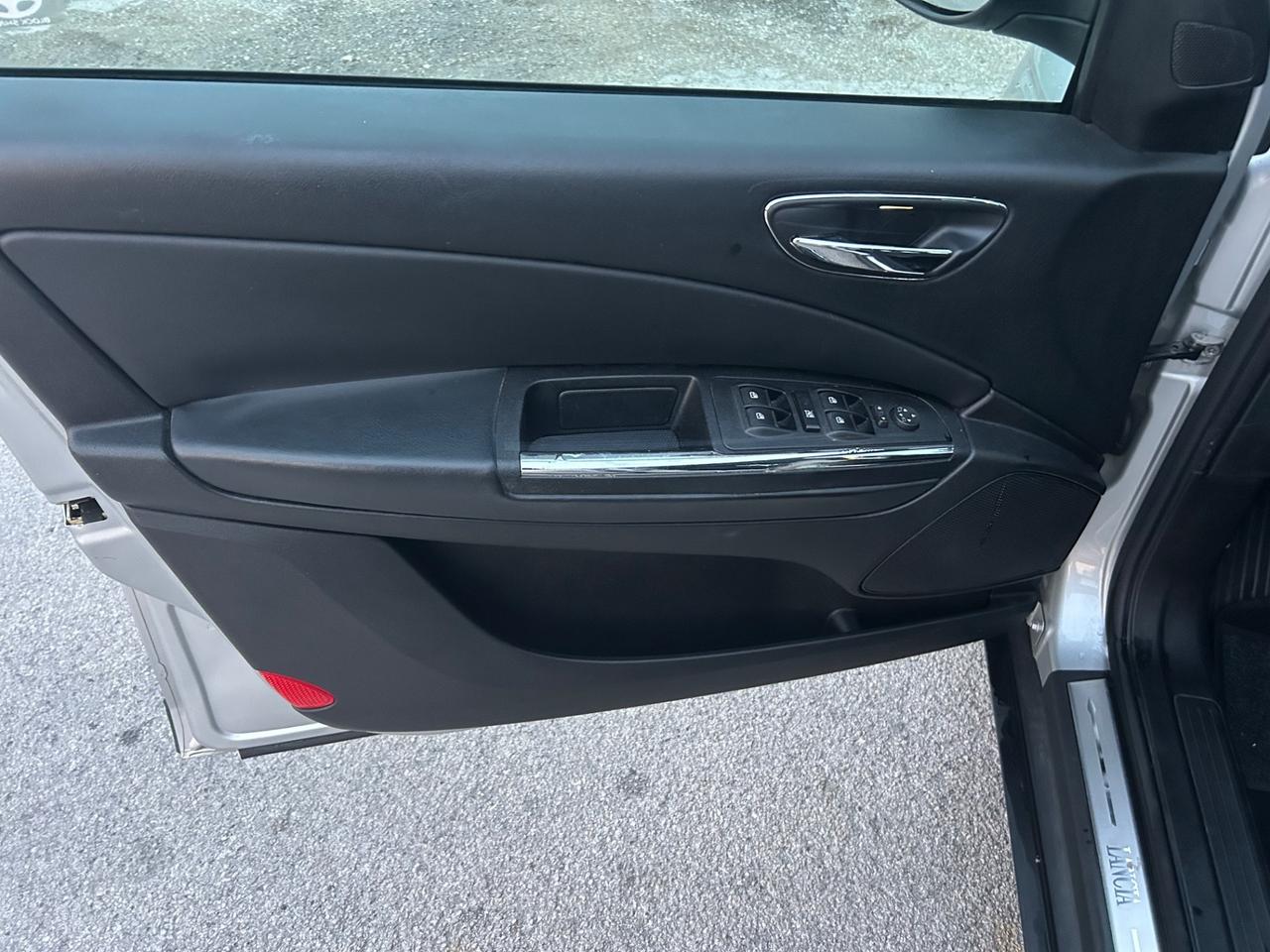 Lancia Delta 1.6 MJT DPF 105 CV Silver