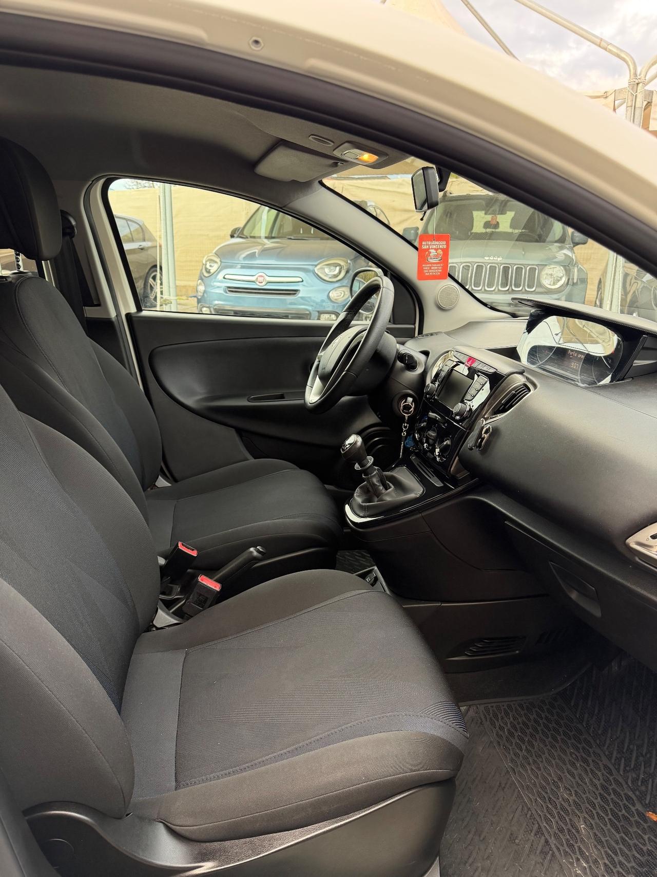 Lancia Ypsilon Hybrid Ecochic